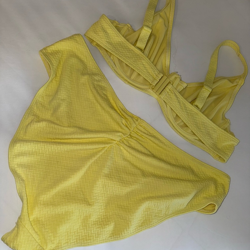 Yellow Textured Bikini - Picture 6 of 7